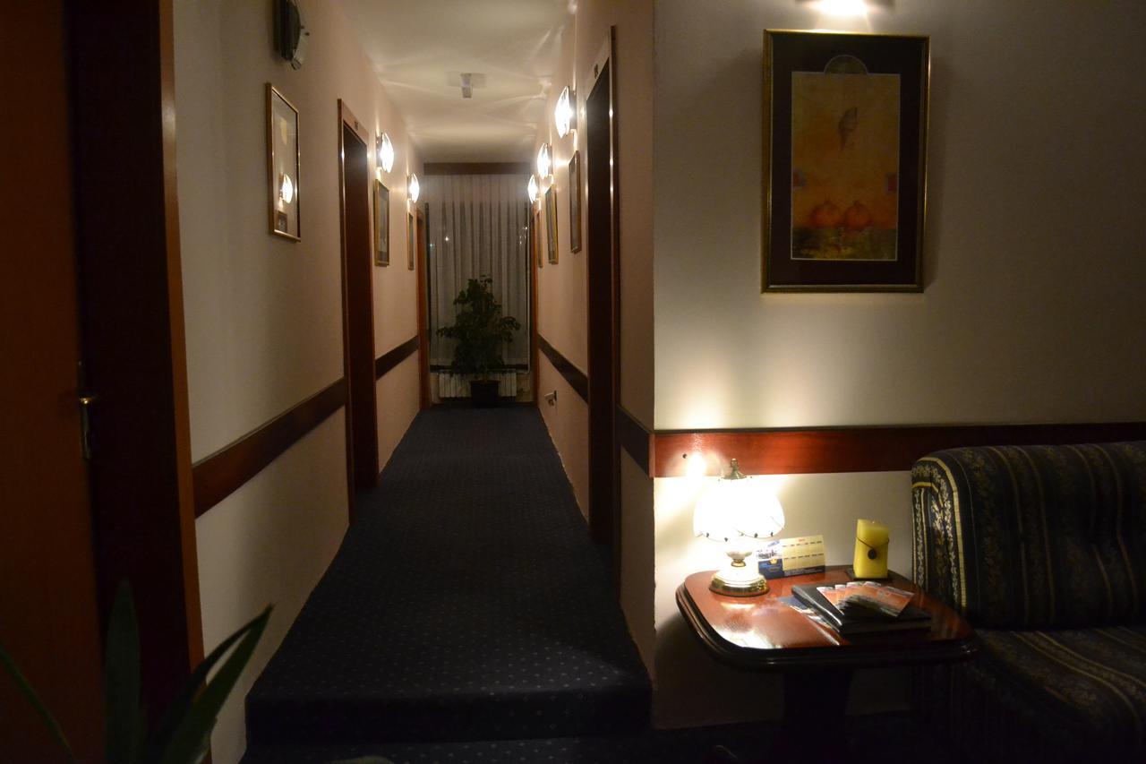 Hotel Mimoza 쿠마노보 외부 사진